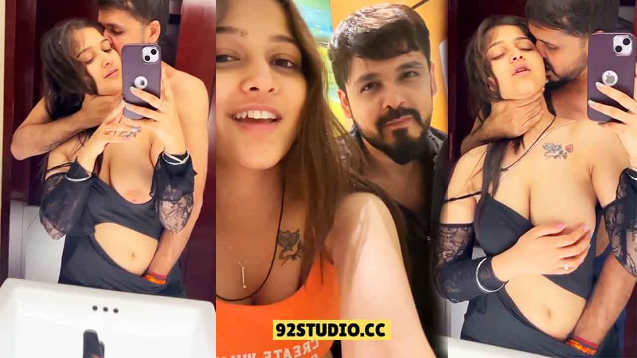 Isha Modi Nude Boobs N!pple Expose Selfie With BF